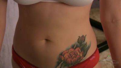 Sofia working out for her body - hotmovs.com