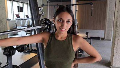 Gym Girl Helped By Trainer And Gets Hardcore Doggy Style Sex With Big Cock - veryfreeporn.com - Argentina