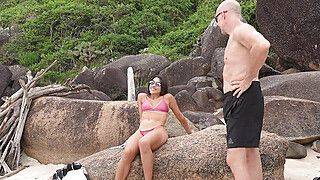 I meet my friend at a nudist beach and ends up naked in my bed (Novel - Chapter). - ah-me.com