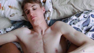 Gay Deepthroat - Gay Blowjob - Gay Bareback - Frosty Flirting - hclips.com - Czech Republic
