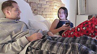 When Mom Cleaning My Room I Came to Step Sis and Fuck Her But Accidently Cum Inside Her Pussy - ah-me.com