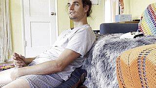 Babysitter Throws It Back at a Party - ah-me.com