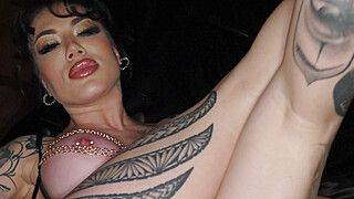 RICKYSROOM Turning up the heat with Lacey Jayne - ah-me.com