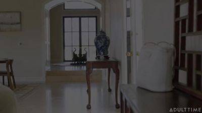 Busted At The Open House - hotmovs.com - Usa