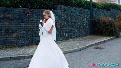 Shocking News Fucks Random Truck Driver With Runaway Bride - hotmovs.com