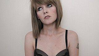 Momma’s Milky Handjob - ah-me.com