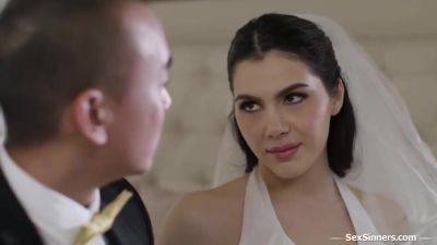 Big T And Valentina Nappi In Hubby Is Really Anal About My Butt Plug - hotmovs.com - Italy