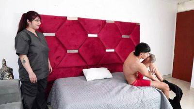 Busty Colombian Masseuse Jennie Sweet Gives Deep Throat Blowjob & Gets Cum On Tits - Homemade HD - veryfreeporn.com - Russia - Colombia