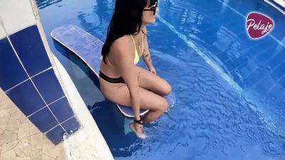 I Find My Stepdaughter Masturbating In The Pool And We Fuck To Show Her With Verified Amateurs - hotmovs.com