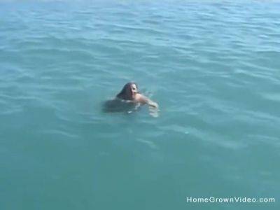 A Wild Time Out on The Bay - A Wild Time Out on The Bay - hotmovs.com