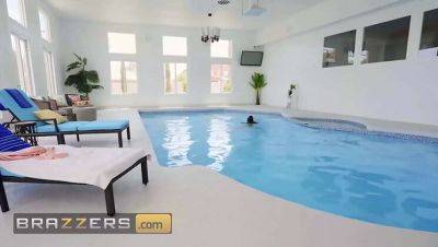 Quinton James - Rachel Starr - Rachel Starr Blowjob & Doggystyle with Quinton James - Big Tits Brunette Fuck - veryfreeporn.com