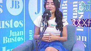 Little kinky Colombian Mayraoficial cums on the Sybian machine - Juan Bustos Podcast - ah-me.com - Colombia