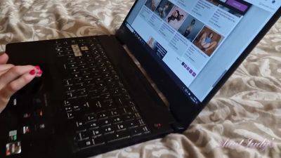 Wanilianna Fantasizes and Masturbates to Your AuntJudys Comments - hotmovs.com