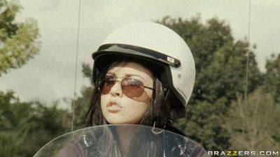 Cock Hungry Cop With Emma Heart, Keiran Lee - Brazzers - hotmovs.com