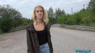 Loud Outdoor Sex For Slim Blonde - hotmovs.com