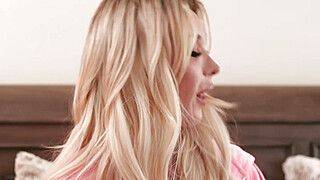 Lilly Bell - Oh yeah my shemale gf in a nurse outfit - ah-me.com