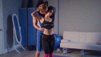 Katrina Jade - Jade - The Athlete With The Tattoo On The Body In The Pose Of Cancer Exposed With And The Body Xxx - Katrina Jade - hotmovs.com