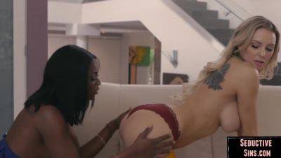 Ebony lesbian pussyeating her love - hotmovs.com