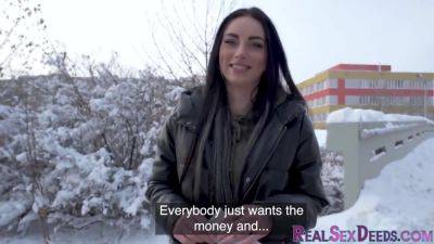 Pickedup amateur tricked cockriding - hotmovs.com