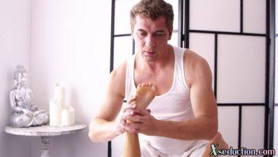 Busty cute babe pussydrilled by masseur - hotmovs.com