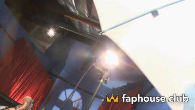 Gorgeous Babe's Booty Lets Him Get Lucky with a XXX Porn Lifestyle! - hotmovs.com