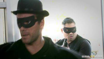 Wonder Pussy With Ramon Nomar, Molly Bennett - Brazzers - hotmovs.com