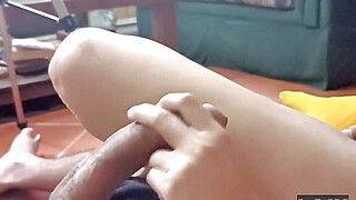 من با برادر شوهرم سکس ۶۹ انجام دادم و دو بار مجبورش کردم بیاد. من از دهانش روی کس خیسم خوشم میاد. - ah-me.com