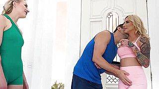 Personal trainer free uses milf and teen - ah-me.com