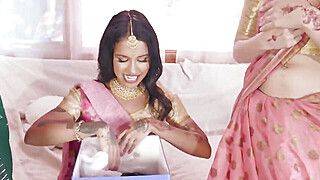 Indian hen party turns to orgy - ah-me.com - India