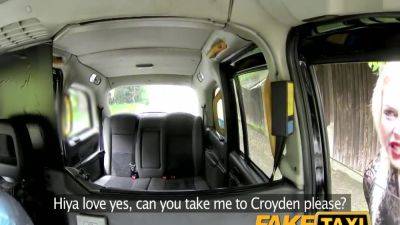 Driver Caught Wanking In Ladies - hotmovs.com