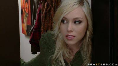 Neighbourhood Romp With Lela Star, Brea Bennett - Brazzers - hotmovs.com