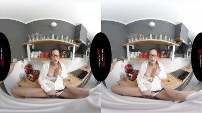 Ready Steady Blow With Virtual Reality - upornia.com