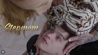 Milf Elena Torres Is Fucking Her Stepson In The Living Room And He's Making Her Come - hotmovs.com - Czech Republic