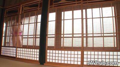 Gives Unexpected Orgasms to Spa Clients - hotmovs.com - Japan