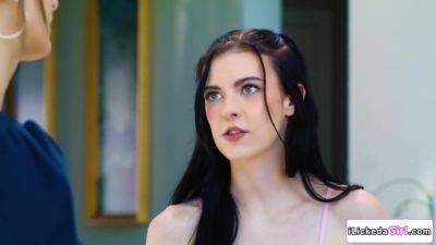 Stepdaughter moaning while stepmom fucks her with strap on - hotmovs.com