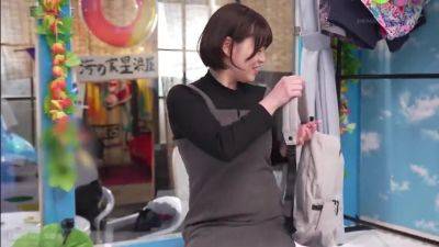 250929美女とツイスターゲームをプレイf4 - hclips.com