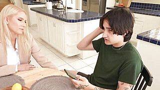 Free use threeway titty fucking as graduation present - ah-me.com