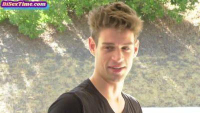 Swinger bisexual babe pleasing 2 cocks - hotmovs.com