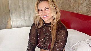 VIAJE DE TRABAJO TERMINA EN DELICIOSA COGIDA CON MI ASISTENTE-KAREN SLEENT - ah-me.com