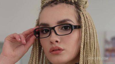 Hi, Guys! I'm Lisa Cute and I want you to fuck me hard! will - hotmovs.com