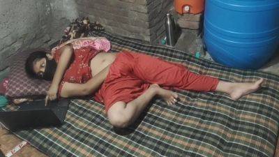 Desi Village Girl Masterbating Very Hardly With Watching Video - desi-porntube.com - India