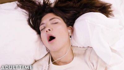 Jane Wilde - Jane Wilde Solo Masturbation - Hairy Pussy Rubbing & Dirty Talk Orgasm Close-Up - xxxfiles.com