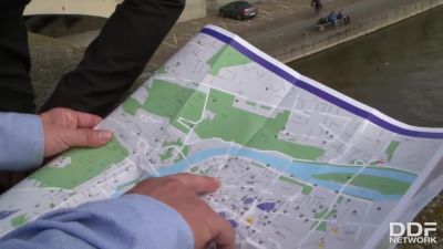 Cleavage and Clams - hotmovs.com - Britain - Czech Republic