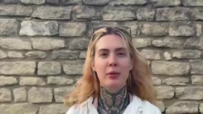 Emma, 21, is getting into pure exhibitionism! - Jacquie et Michel TV - hotmovs.com - France