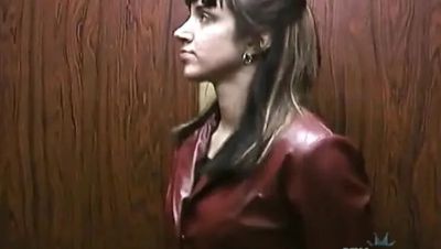 Hairy Teen Shower Solo - Roxanne Cleans Her Wet Pussy in the Bathroom - xxxfiles.com