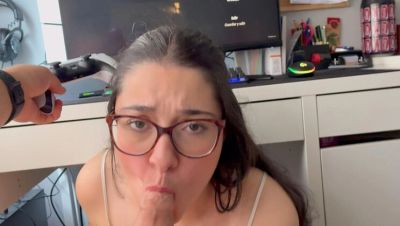 Naf y Nach Blowjob Interruption - Cum in Mouth on Big Natural Tits Teen - veryfreeporn.com - Spain