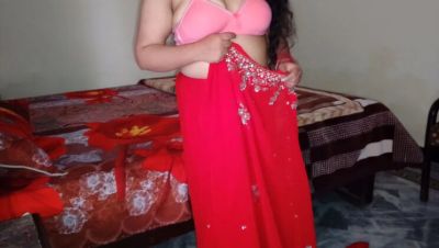 Desi India - Desi Indian Bhabhi in Red Saree Seduces Devar - Big Natural Tits & Big Ass - Homemade HD - veryfreeporn.com - India