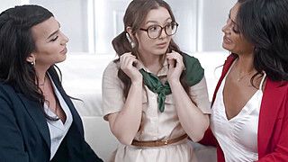 Leana Lovings - A girl scout to fuck is the perfect gift - ah-me.com