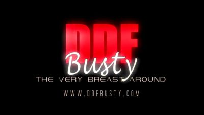 Bouncin her bangers for you - hotmovs.com