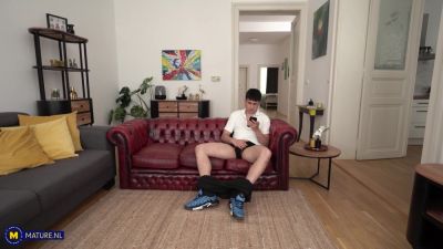 When Stepmilf Kathy White Catches Her Stepson Masturbate She Wants In On The Action - hotmovs.com - Czech Republic